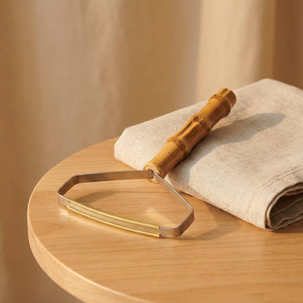 Bamboo Lint Remover with Copper Blades | Reusable Fabric Shaver